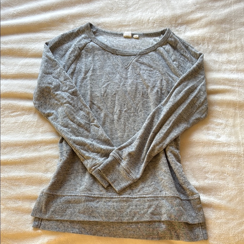 GAP Heather Gray Crewneck Top